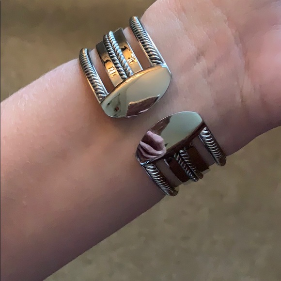 B2GOFREE 🍭Silver cuff bracelet watch - Picture 2 of 7